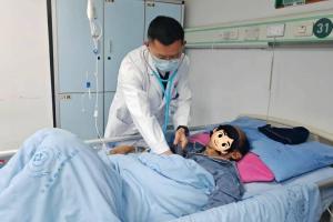 69岁大爷生吞鱼胆休克躺进ICU 偏方险致命