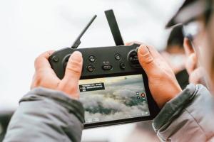 “黑飞”无人机至8000米高空被刑拘 触碰“红线”陷囹圄