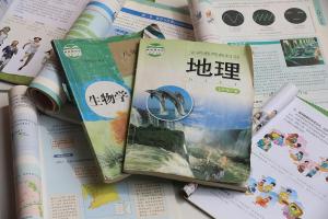 中考改革：为何生物地理不计入总分 减轻学生负担