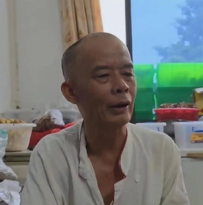 莫氏鸡煲老板儿子称全家节奏被打乱 网红效应致经营压力倍增