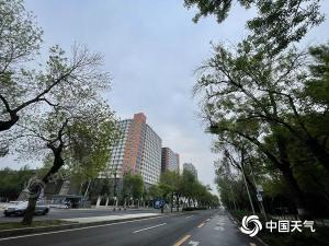 未来三天北京晴到多云为主 山区或现分散雷阵雨 早晚需添衣保暖