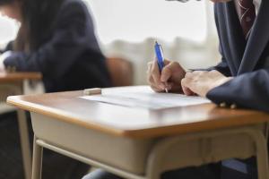考研学生拼课被判赔偿 侵权行为引发争议