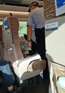 男子高铁上用电风扇被乘警阻止 规定明确禁止使用