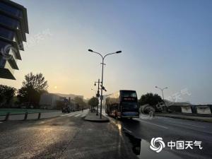 北京17日白天多云转晴，北转南风二三级，最高气温31℃ 端午假期需防雷雨