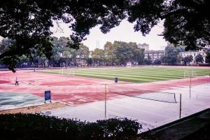 成年人逃离“反躺平”特训学校，年龄最长者33岁 暴力管教下的成人“改造”