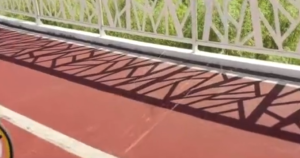 太原汾河景区有骑行者被风筝线割伤颈部，景区：事发于机场净空区，将加强管理