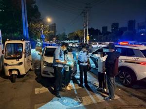 女孩赌气离家警方暖心救助 耐心疏导解心结