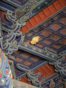 在华严寺感觉被盯上 抬头是只乌萨奇 气球引发游客关注