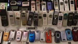 日本翻盖手机终于过气了 3G网络关停标志时代落幕