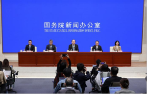 工信部：加快AI电脑、手机等产品普及 推动智能终端迭代升级
