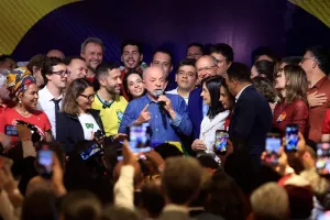 特朗普称巴西大选被操纵，称自己未选边站 无证据质疑选举公正性