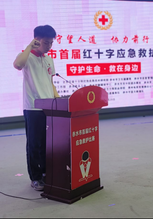李林代表志愿者宣誓