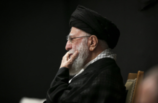 哈梅内伊如何领导伊朗走到今天？