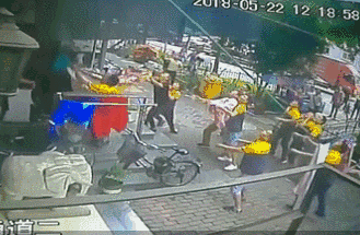 曾伸手接坠楼男童孕妇发起筹款：女儿患肿瘤 实在是没有办法了