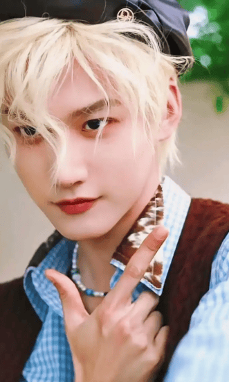 周柯宇作念了我最想对陈妍希作念的事 18场吻戏的情愫舆图