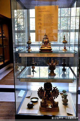 英国一博物馆鼓励游客触摸中国文物 文物保护引质疑