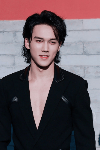 陈牧驰责任室发布维权案件推崇 晒黑粉手写说念歉信