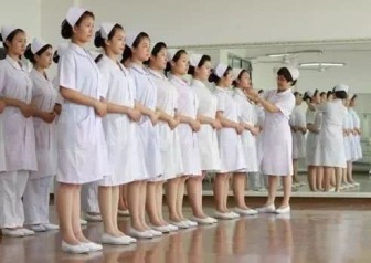 护士人员流失现象严重 百业待兴，缺口近400万