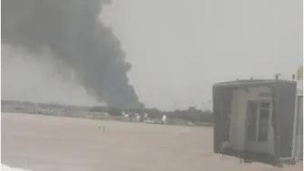 直擊印度機場墜毀飛機現(xiàn)場 傷亡不明濃煙滾滾
