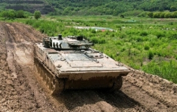 装甲步兵班火力全开！东部战区练兵备战现场