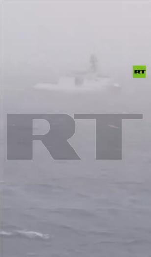 画面首次曝光！美海岸警卫队被拍到近距离追逐原“贝拉1”号油轮 视频首现巡逻舰追逐场景