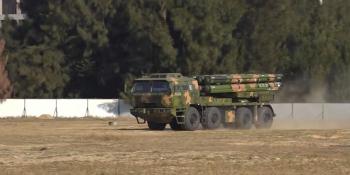 火箭弹射向台岛海域高清大图 全网聚焦实弹射击