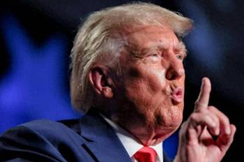 伊朗告示特朗普,已准备好打仗,4万美军集结中东,中方不许两事发生 局势失控边缘