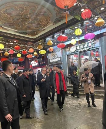 斯塔默称与华接触我们浪费了8年 务实合作新篇章