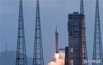 长十火箭完美溅落画面来了! 中国载人登月迈出关键一步