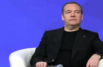 梅德韦杰夫强硬回击泽连斯基 言辞激烈交锋