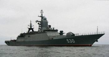 俄军舰突现伊朗，普京此招直击美国要害 提升伊朗海军实战能力