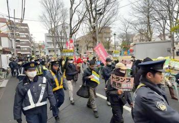被美国架在火上的日本 政局动荡加剧