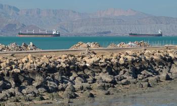 霍尔木兹海峡封锁或致全球粮食危机 能源与食品价格飙升