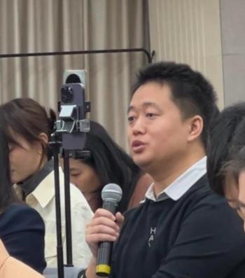 台初中生校内贴五星红旗 国台办回应 历史大势不可阻挡