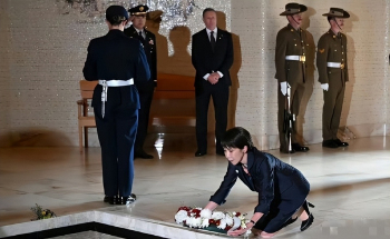 日本网友称高市早苗丢人 右翼外交的拙劣表演