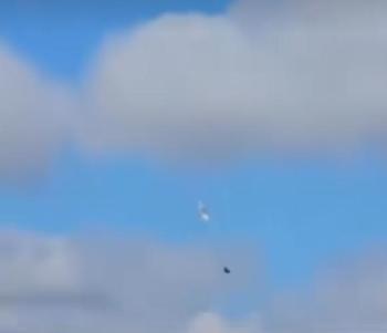 俄老兵600米高空跳伞降落伞未打开坠亡 悲剧引发调查