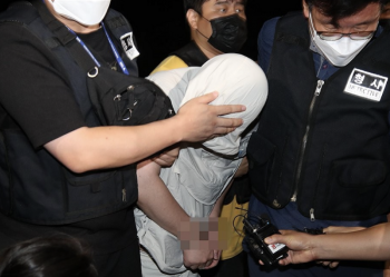 韩国法院对涉嫌杀害中国留学生的嫌疑人签发拘捕令 嫌疑人身份即将公开