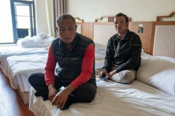 中方安排365名尼籍边民出境 灾后有序离境获赞