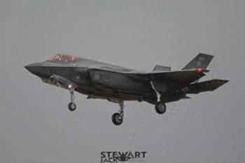 八架美军F-35撤离中东抵达英国 完成部署任务返回
