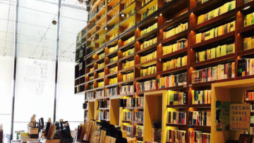 拍照必须买书是霸王条款吗？Buy a book, take a selfie: bookshop owner