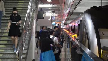 北京战疫直击丨恢复上班多区地铁公交恢复运营