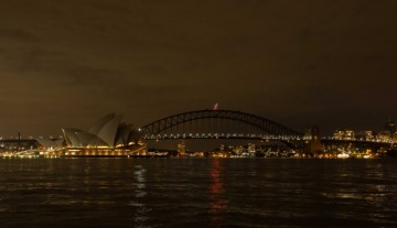 澳大利亚陷缺电危机政府劝民众“晚上少开灯”