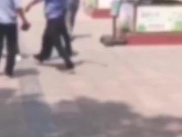 西安警方通报两名保安持械群殴外卖小哥：拘留15日