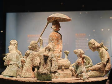 近300件精品文物亮相成都展现中华青铜文明盛景