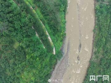 密云受灾严重的村庄多条道路塌方