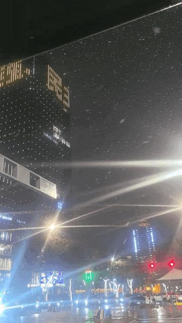 武汉真的下雪了 虽迟但到