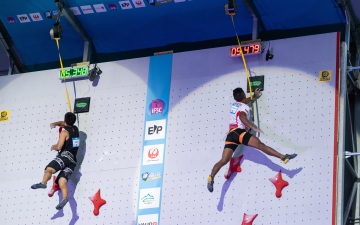 中国速度无敌，包揽攀岩世界杯赛男女冠亚军