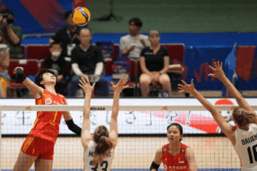 中国女排战胜荷兰队世界女排联赛获三连胜