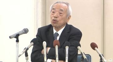 日本自民党议员道歉被记者追问，急眼了：我都说我错了，难不成要我死吗！
