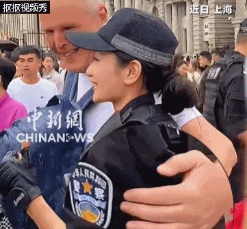 中国女特警分寸感拉满 得体守界获赞
